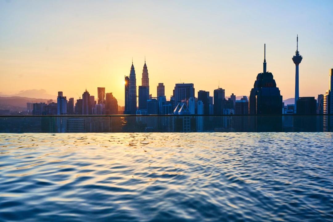 Regalia Suites Infinity Pool Kuala Lumpur Bagian luar foto