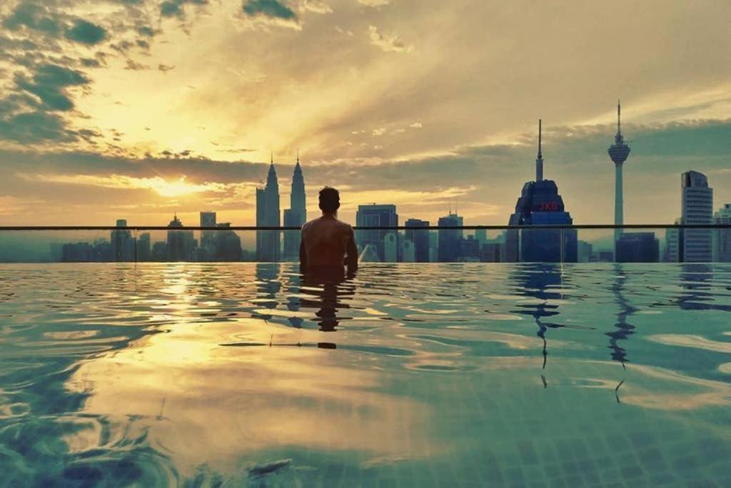 Regalia Suites Infinity Pool Kuala Lumpur Bagian luar foto
